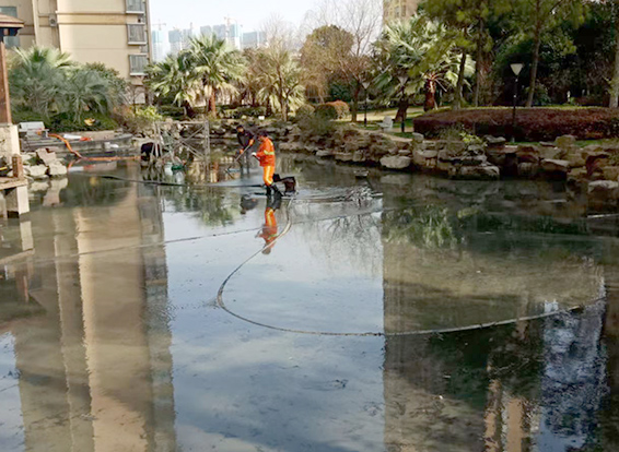 古蔺景观池淤泥清理